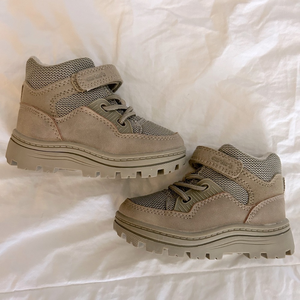 NWOT Carter’s Toddler Army Style boots